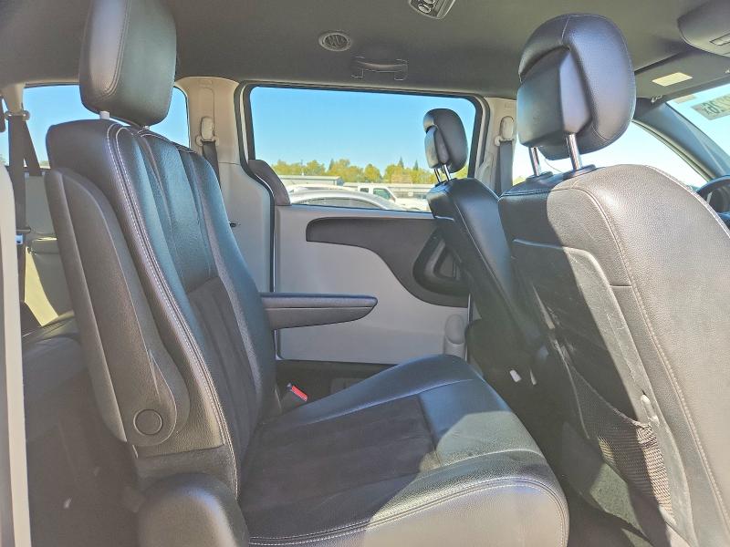 2017 Dodge Grand Caravan მანქანა იყიდება აუქციონზე, vin: 2C4RDGCG4HR865990, აუქციონის ნომერი: 70663226