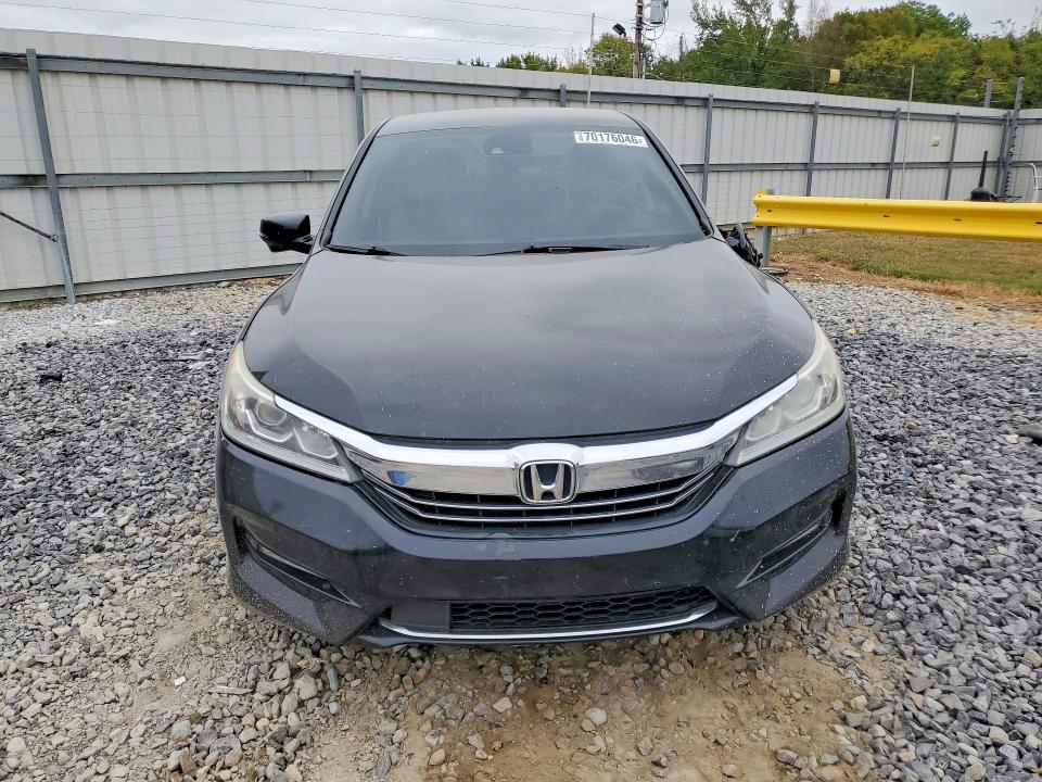 Продаж на аукціоні авто 2017 Honda Accord, vin: JHMCR6F34HC001054, номер лоту: 70176046