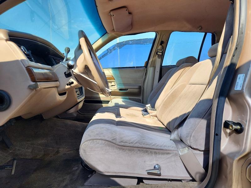 67935496 :رقم المزاد ، 2FACP73WXPX176976 vin ، 1993 Ford Crown Victoria مزاد بيع