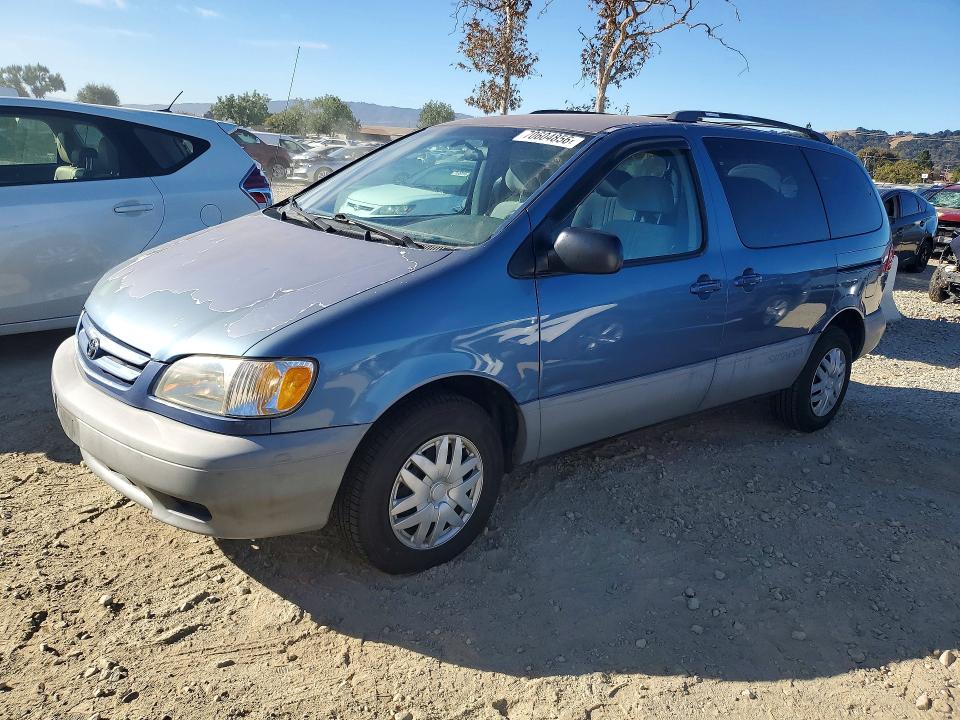 70604856 :رقم المزاد ، 4T3ZF13C81U334145 vin ، 2001 Toyota Sienna مزاد بيع