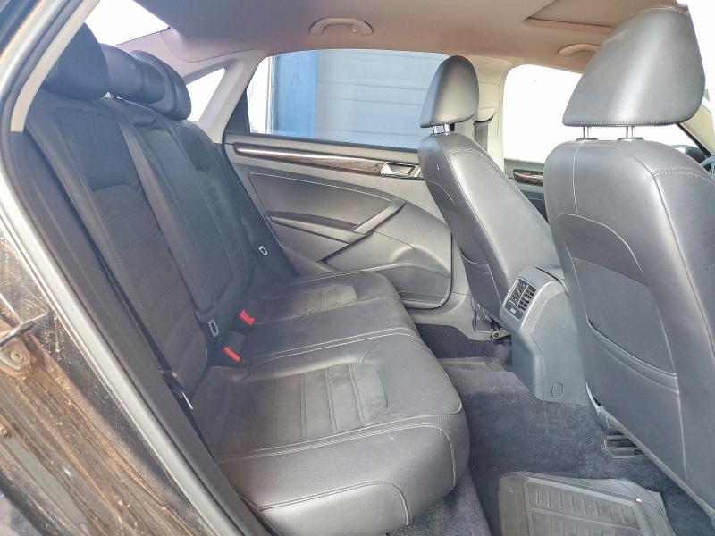 67511256 :رقم المزاد ، 1VWCN7A36EC075630 vin ، 2014 Volkswagen Passat مزاد بيع
