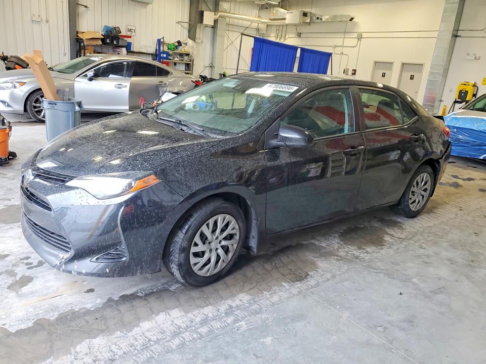 67806696 :رقم المزاد ، 2T1BURHE6JC050605 vin ، 2018 Toyota Corolla مزاد بيع