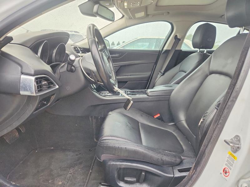 68717176 :رقم المزاد ، SAJAR4FX3JCP34333 vin ، 2018 Jaguar Xe مزاد بيع