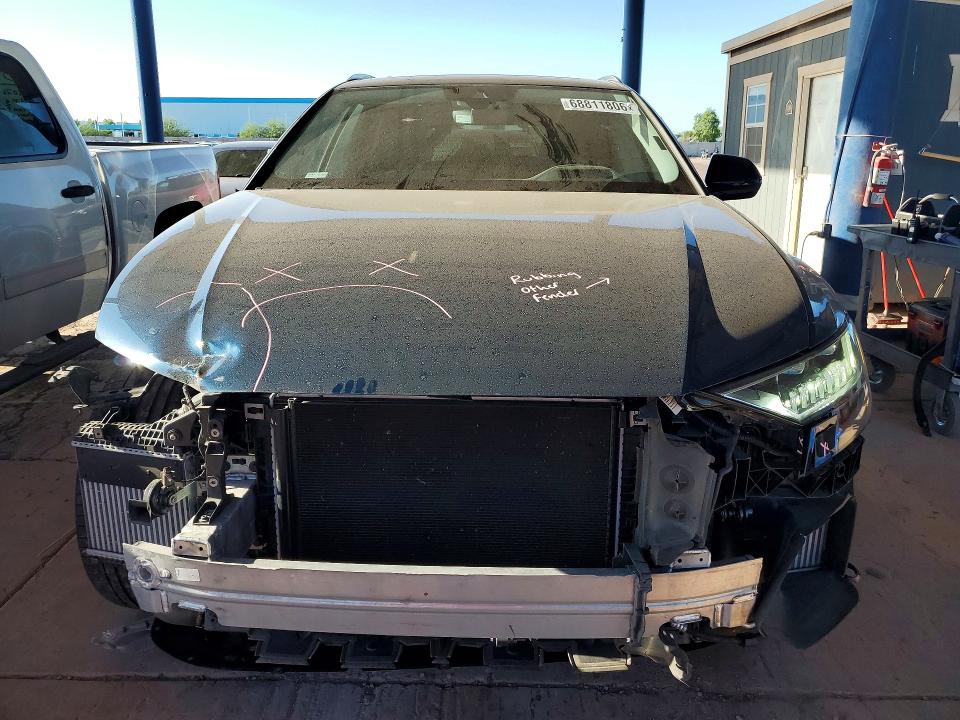 68811806 :رقم المزاد ، WA1CVAF19MD036184 vin ، 2021 Audi Q8 مزاد بيع