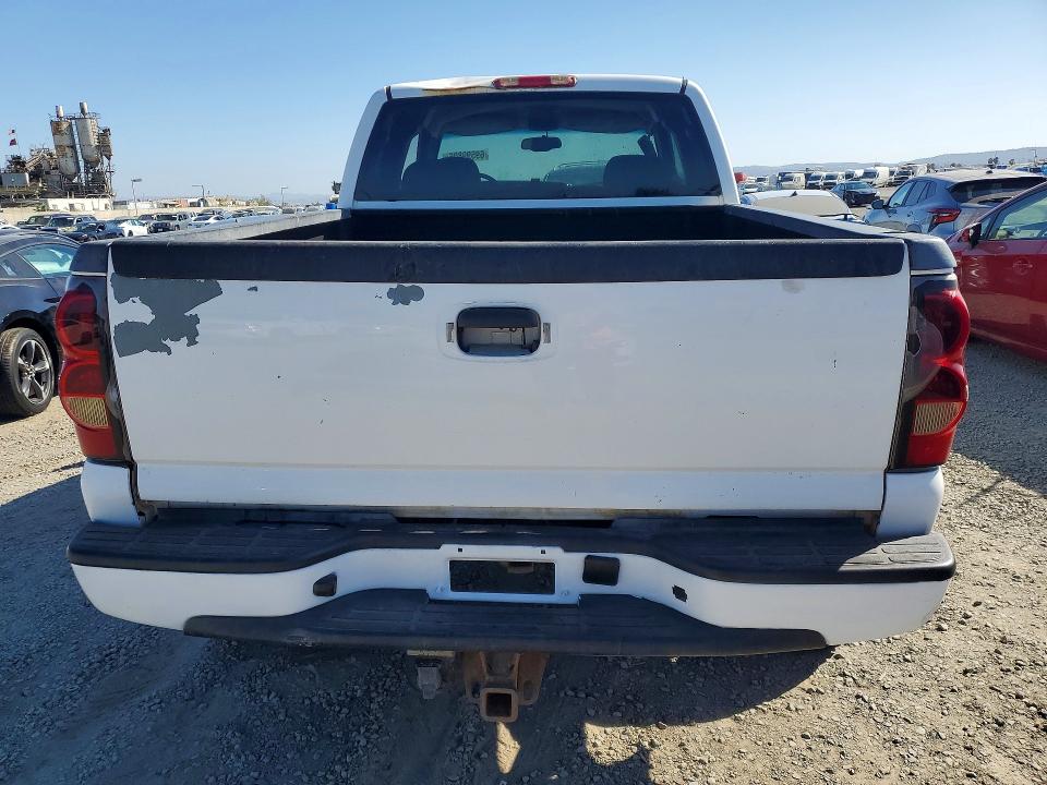 69599806 :رقم المزاد ، 1GCHC29U85E106234 vin ، 2005 Chevrolet Silverado مزاد بيع