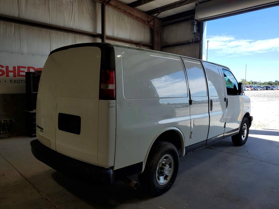 69731916 :رقم المزاد ، 1GCWGFCF8F1233572 vin ، 2015 Chevrolet Express G2500 مزاد بيع