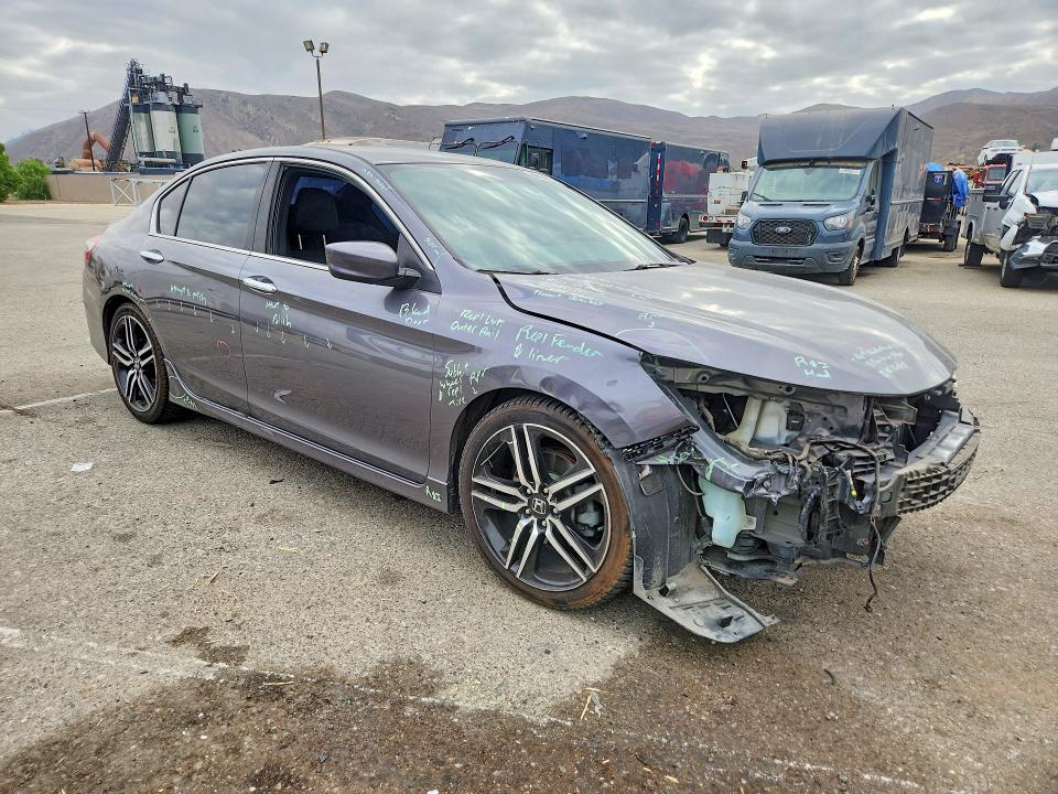 Продажа на аукционе авто 2017 Honda Accord, vin: 1HGCR2F10HA120063, номер лота: 68981436