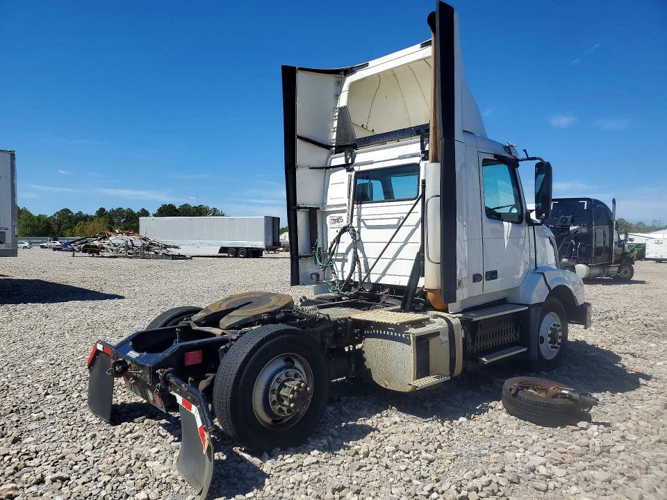 70538996 :رقم المزاد ، 4V4N39TG9HN987968 vin ، 2017 Volvo Vnl مزاد بيع