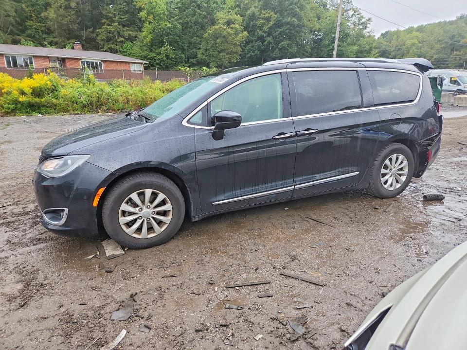 2018 Chrysler Pacifica მანქანა იყიდება აუქციონზე, vin: 2C4RC1BG8JR292227, აუქციონის ნომერი: 69547386