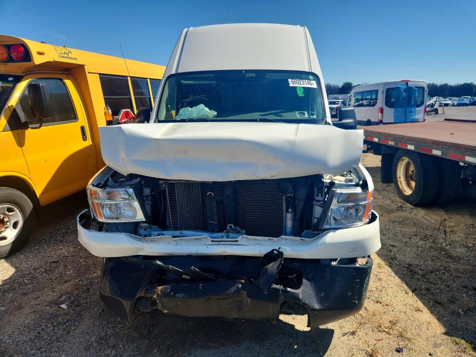 66923146 :رقم المزاد ، 1N6BF0LY6JN814468 vin ، 2018 Nissan Nv مزاد بيع