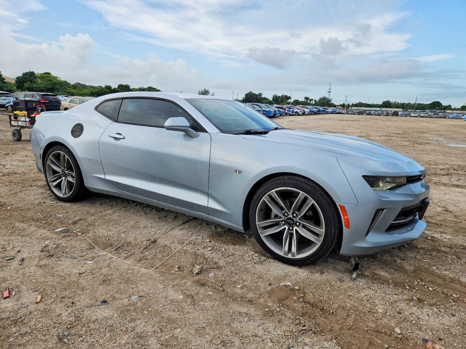 68825856 :رقم المزاد ، 1G1FB1RS1J0130653 vin ، 2018 Chevrolet Camaro مزاد بيع