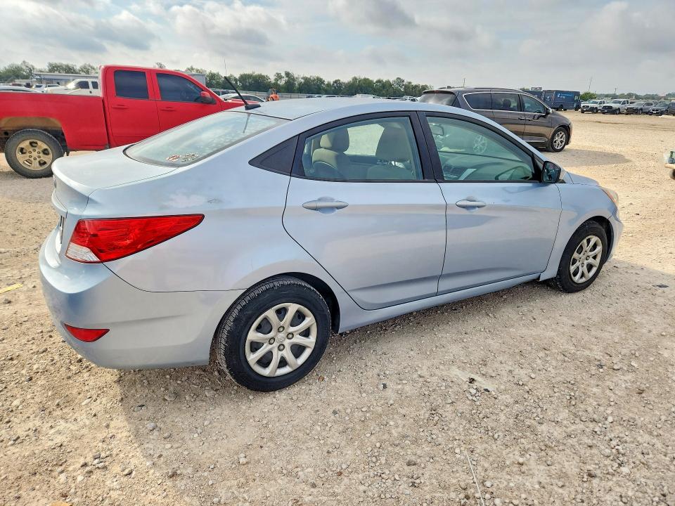 Продаж на аукціоні авто 2013 Hyundai Accent, vin: KMHCT4AE4DU331647, номер лоту: 70110756