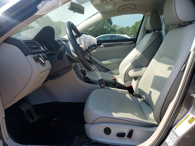 69104496 :رقم المزاد ، 1VWBA7A35JC032981 vin ، 2018 Volkswagen Passat مزاد بيع