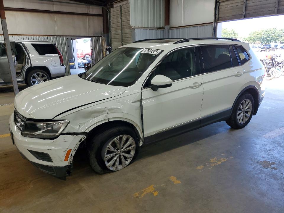 67533326 :رقم المزاد ، 3VV2B7AX8JM185907 vin ، 2018 Volkswagen Tiguan مزاد بيع