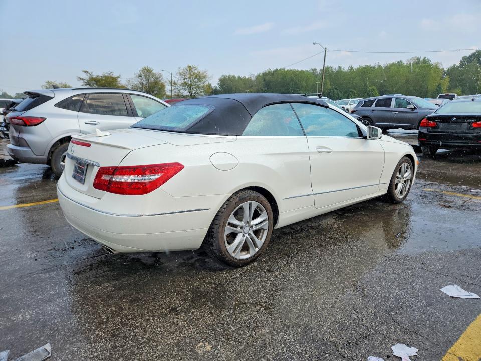 Продажа на аукционе авто 2011 Mercedes-benz E, vin: WDDKK5GFXBF080696, номер лота: 69697696