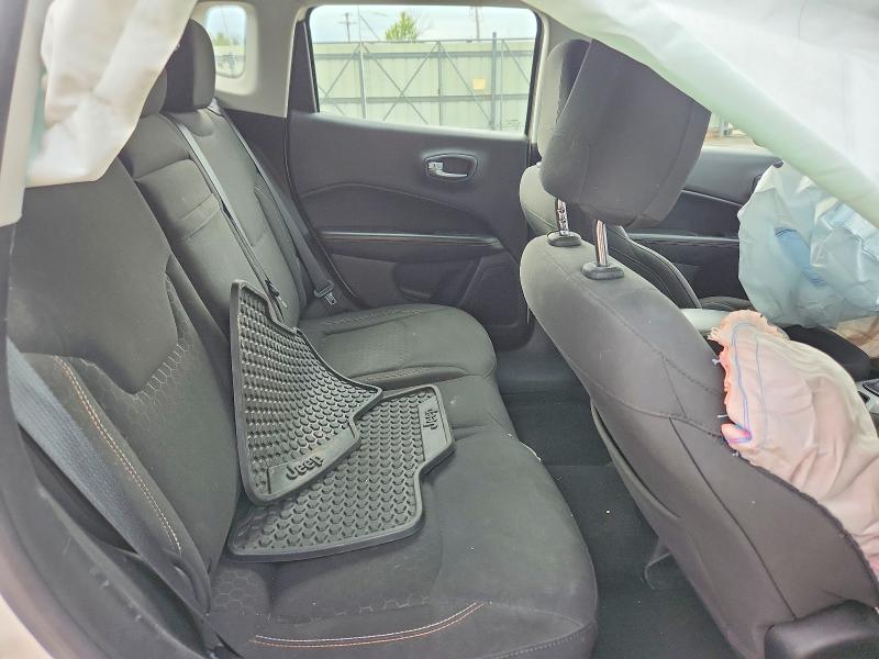 67393046 :رقم المزاد ، 3C4NJDABXJT344790 vin ، 2018 Jeep Compass مزاد بيع