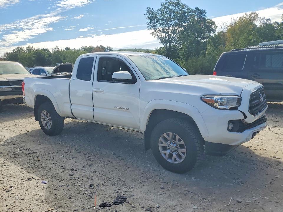 2017 Toyota Tacoma მანქანა იყიდება აუქციონზე, vin: 5TFSZ5ANXHX076513, აუქციონის ნომერი: 69606606