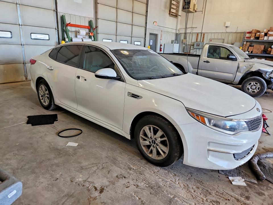 Продажа на аукционе авто 2017 Kia Optima, vin: 5XXGT4L38HG125471, номер лота: 67696886