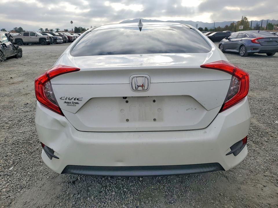 Aukcja sprzedaży 2017 Honda Civic, vin: 2HGFC2F70HH558702, numer aukcji: 69093736