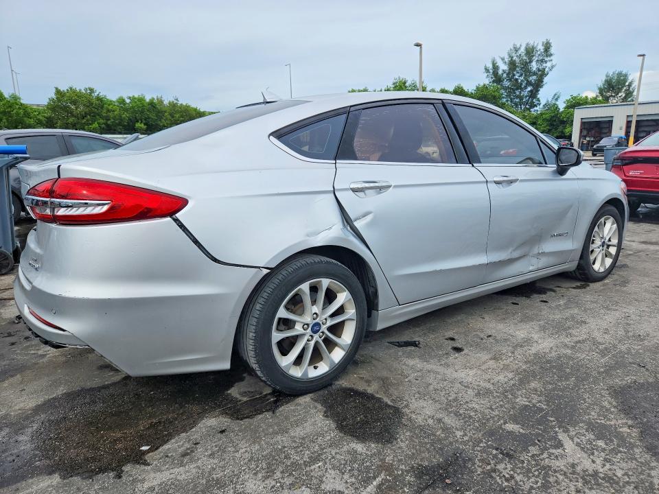 Продажа на аукционе авто 2019 Ford Fusion, vin: 3FA6P0LU0KR127652, номер лота: 68544656