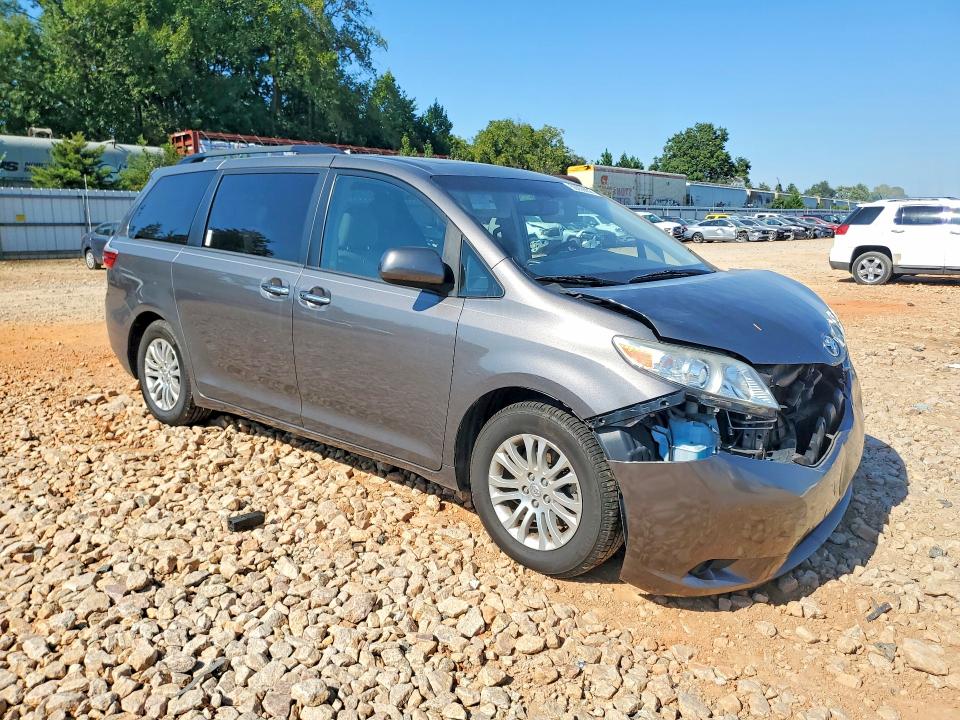 2017 Toyota Sienna მანქანა იყიდება აუქციონზე, vin: 5TDYZ3DC5HS809257, აუქციონის ნომერი: 68859096