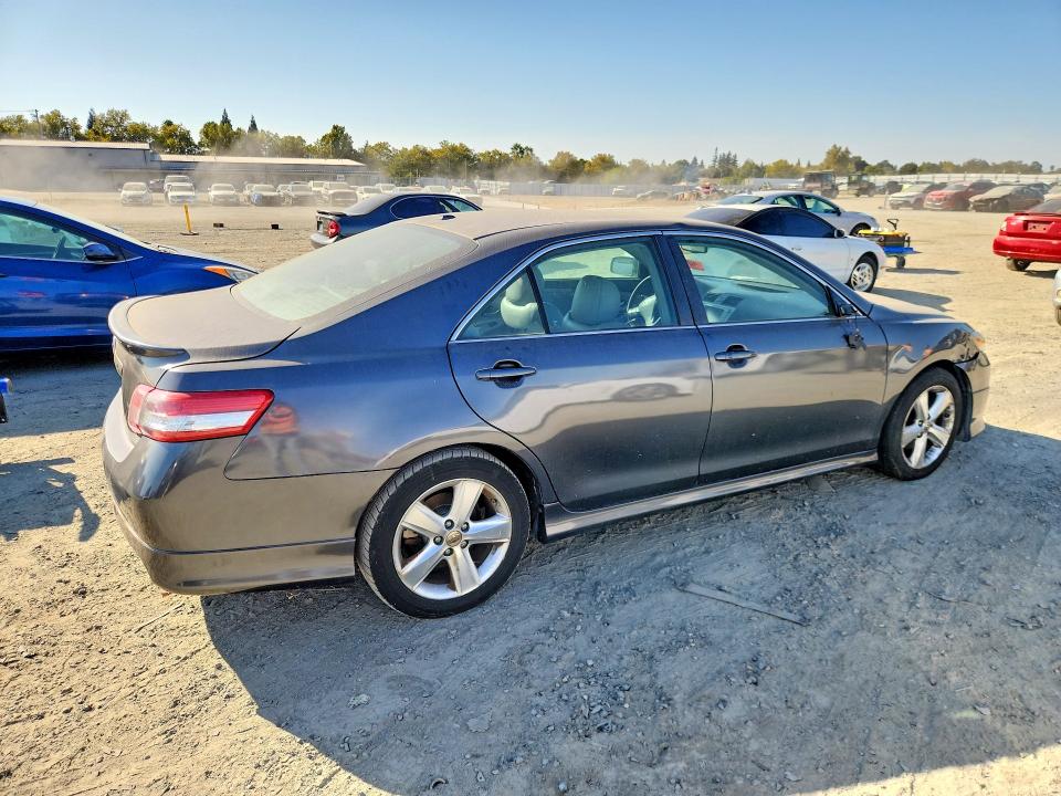 2011 Toyota Camry მანქანა იყიდება აუქციონზე, vin: 4T1BF3EK6BU640546, აუქციონის ნომერი: 69991746