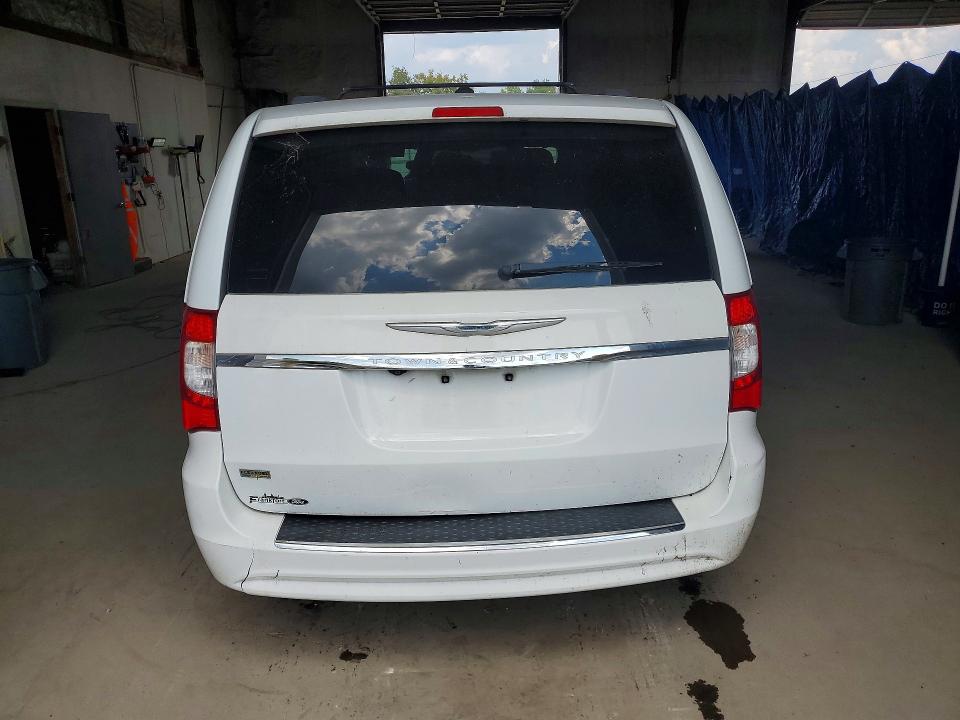 68055336 :رقم المزاد ، 2C4RC1BG4FR695919 vin ، 2015 Chrysler Town & Country مزاد بيع