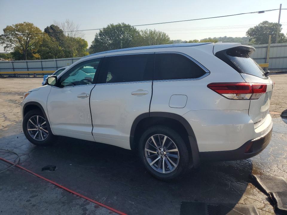 69203286 :رقم المزاد ، 5TDJZRFH4JS845296 vin ، 2018 Toyota Highlander مزاد بيع