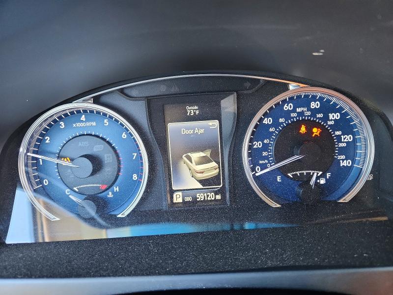 70351566 :رقم المزاد ، 4T1BK1FK2FU561332 vin ، 2015 Toyota Camry مزاد بيع