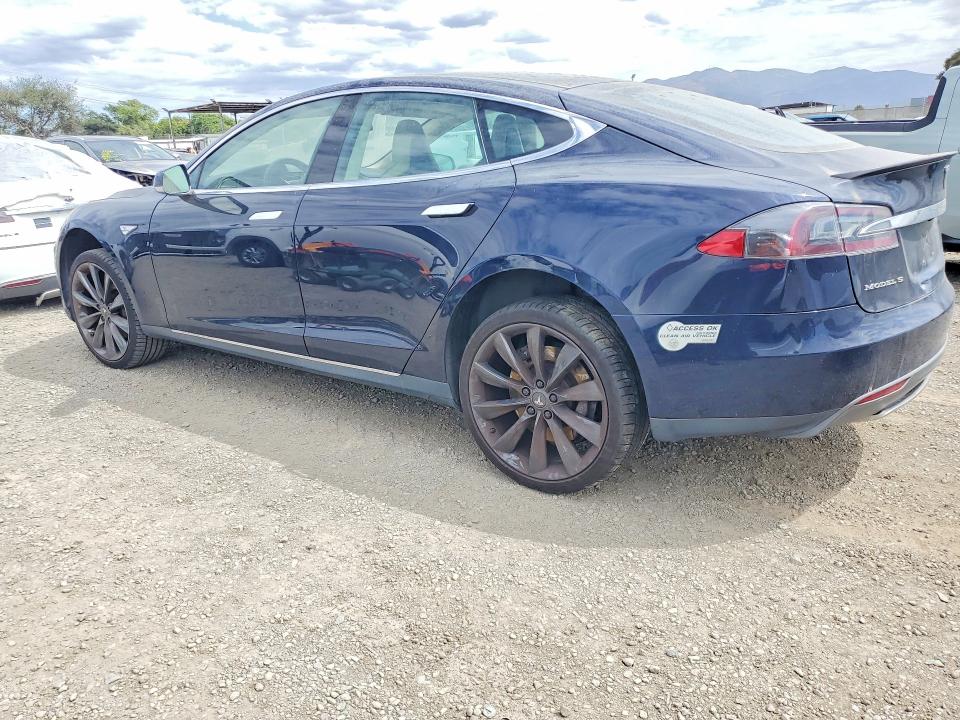 2013 Tesla Model S მანქანა იყიდება აუქციონზე, vin: 5YJSA1DP8DFP06935, აუქციონის ნომერი: 68047886