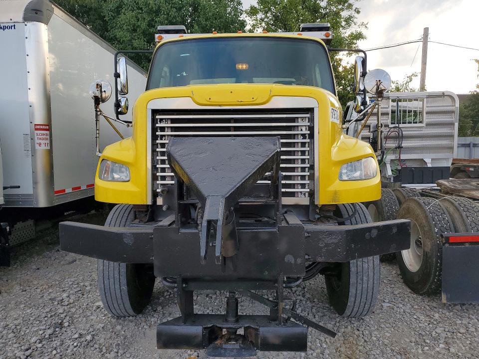 Продажа на аукционе авто 2011 Freightliner M2, vin: 1FVHC3BS1BHAY6487, номер лота: 67987306