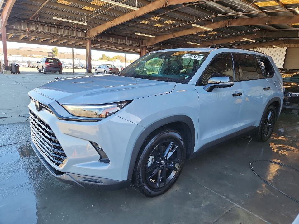 2025 Toyota Grand Highlander Hybrid მანქანა იყიდება აუქციონზე, vin: 5TDACAB50SS040296, აუქციონის ნომერი: 70562216
