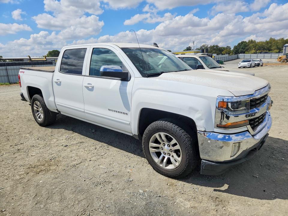 Продажа на аукционе авто 2018 Chevrolet Silverado, vin: 3GCUKREC2JG112833, номер лота: 67616216
