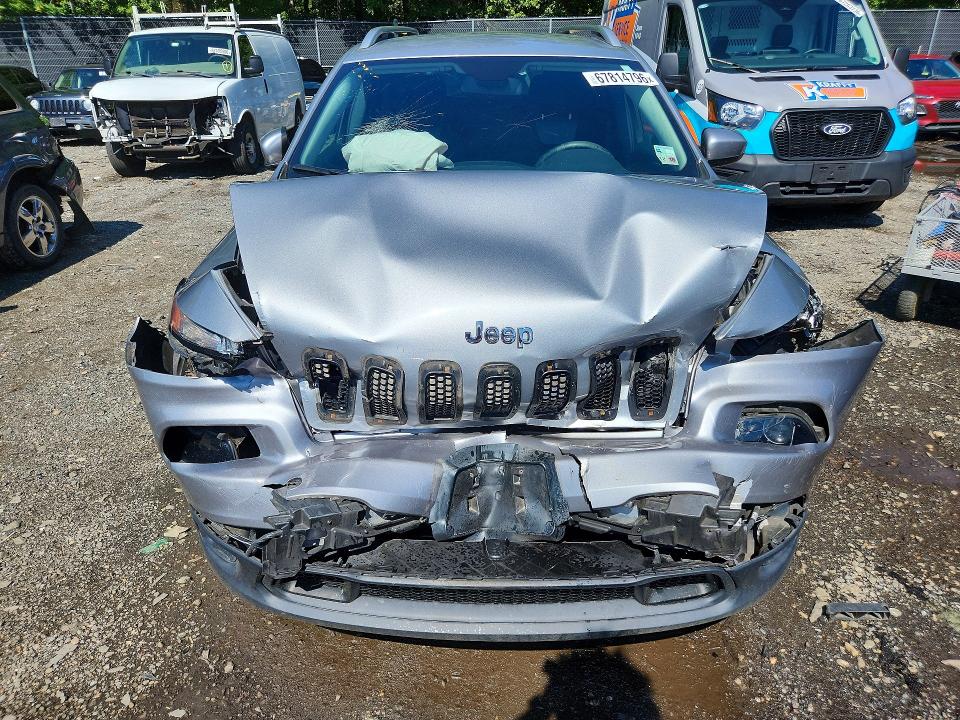 67814796 :رقم المزاد ، 1C4PJLCB2EW162839 vin ، 2014 Jeep Cherokee مزاد بيع