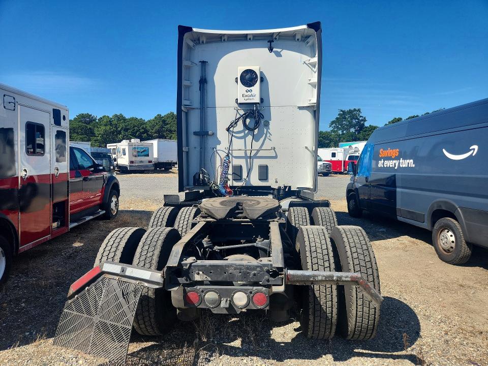 Продажа на аукционе авто 2020 Kenworth T680, vin: 1XKYDP9X6LJ398141, номер лота: 67902426