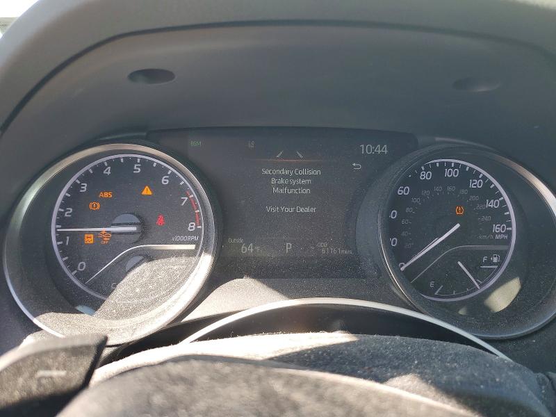 70140646 :رقم المزاد ، 4T1G11BK0MU045191 vin ، 2021 Toyota Camry مزاد بيع