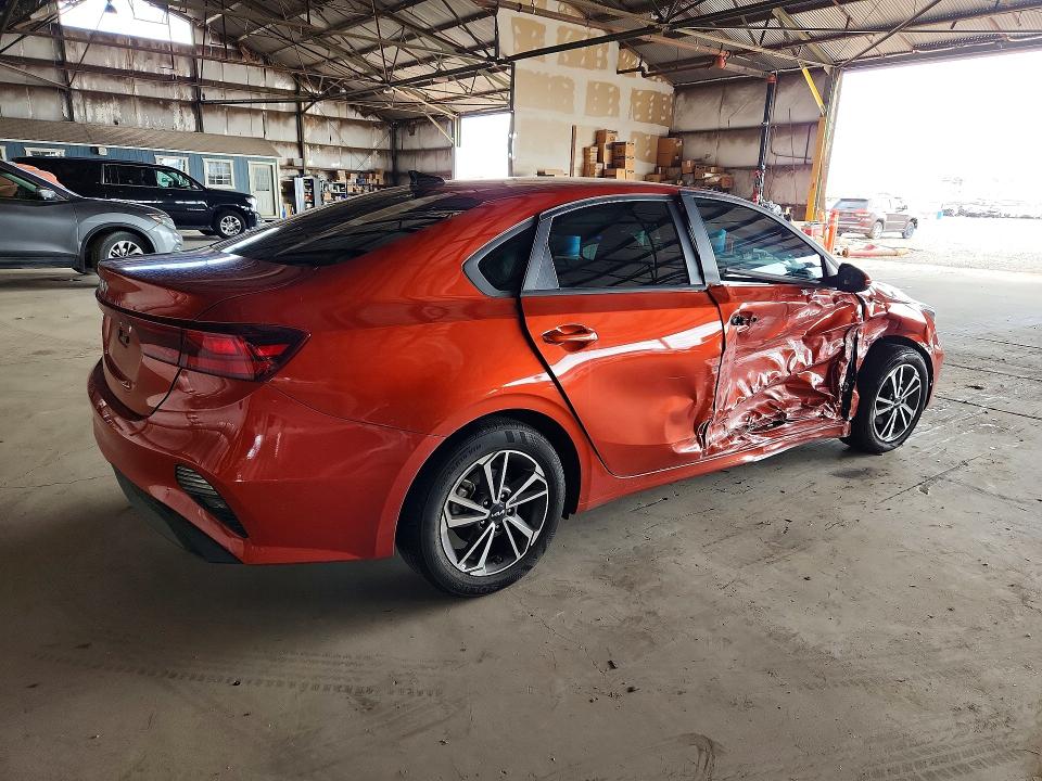 69233936 :رقم المزاد ، 3KPF24AD3PE509160 vin ، 2023 Kia Forte مزاد بيع