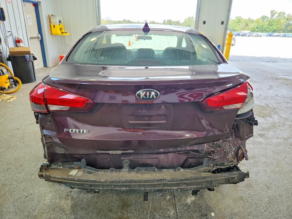 2018 Kia Forte მანქანა იყიდება აუქციონზე, vin: 3KPFL4A75JE251464, აუქციონის ნომერი: 68364146