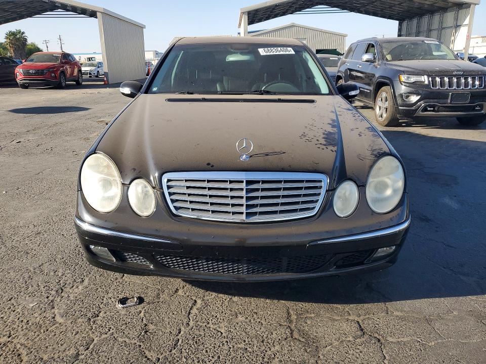 68836406 :رقم المزاد ، WDBUF83J76X188288         vin ، 2006 Mercedes-benz E مزاد بيع