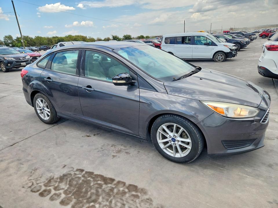 68674606 :رقم المزاد ، 1FADP3F26FL349989 vin ، 2015 Ford Focus مزاد بيع