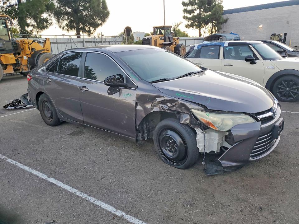 68101036 :رقم المزاد ، 4T4BF1FK5GR535884 vin ، 2016 Toyota Camry مزاد بيع