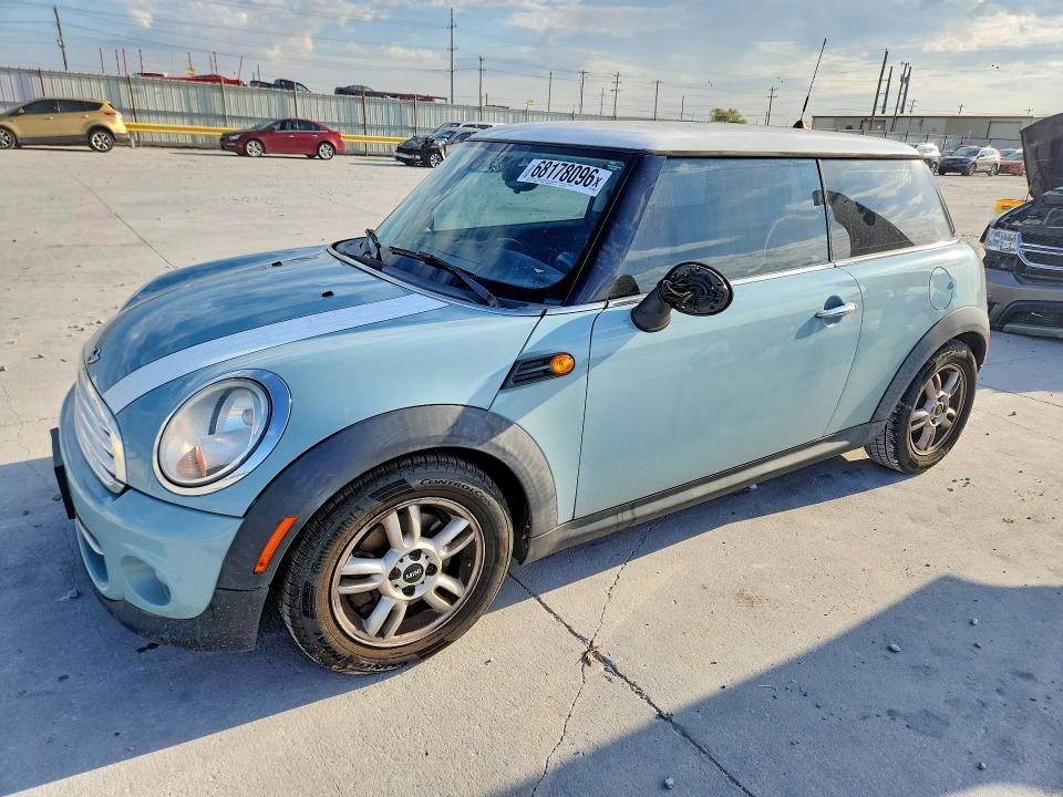 2013 Mini Cooper მანქანა იყიდება აუქციონზე, vin: WMWSU3C50DT687682, აუქციონის ნომერი: 68178096