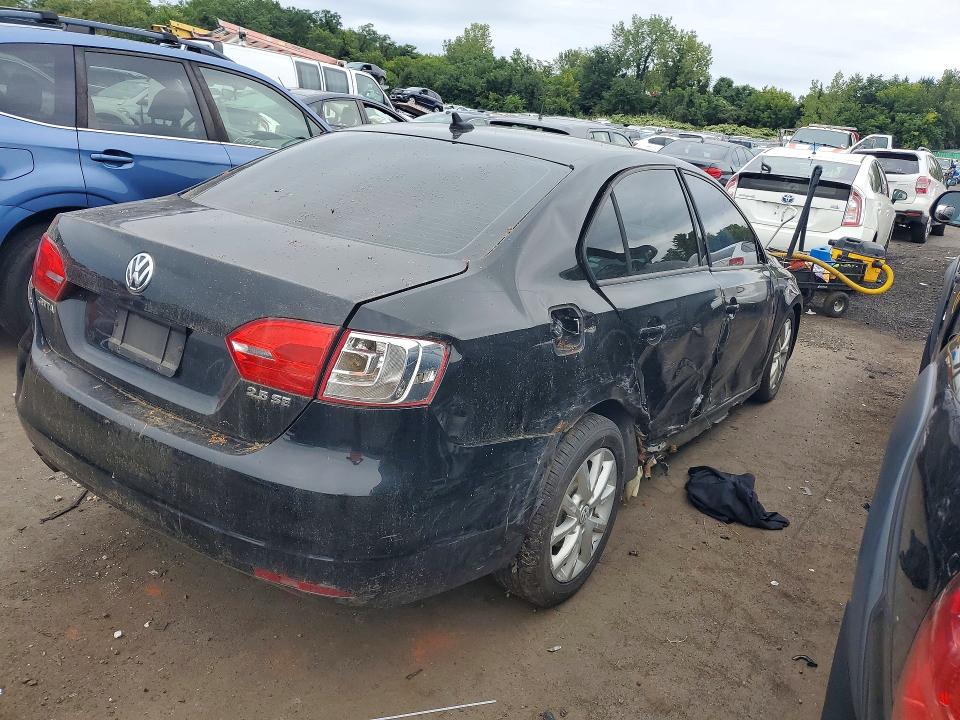 67404096 :رقم المزاد ، 3VWDP7AJ6CM337185 vin ، 2012 Volkswagen Jetta مزاد بيع
