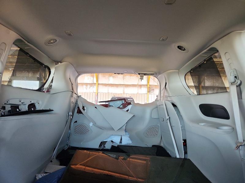 67044106 :رقم المزاد ، 2C4RC1N77JR183415 vin ، 2018 Chrysler Pacifica مزاد بيع