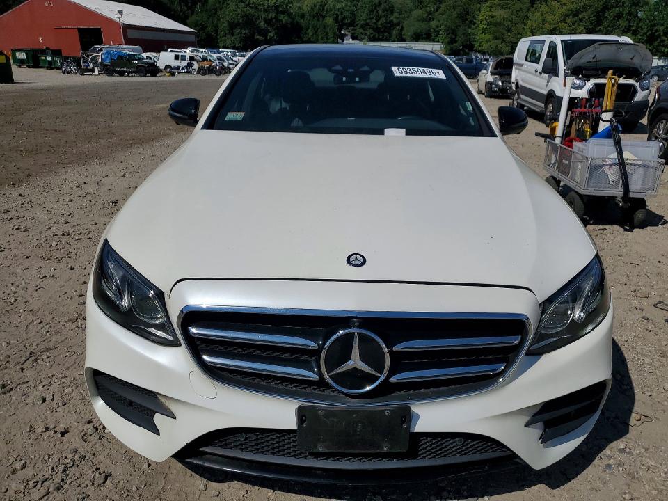 69359496 :رقم المزاد ، WDDZF4KB8JA344026 vin ، 2018 Mercedes-benz E مزاد بيع