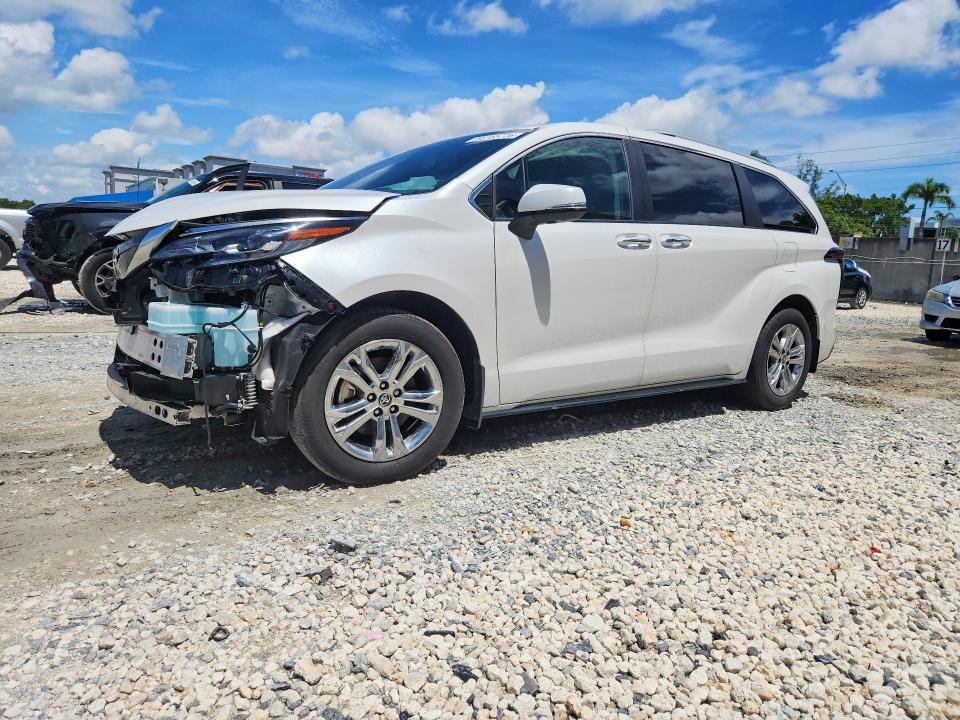Auction sale of the 2024 Toyota Sienna, vin: 5TDESKFC5RS129911, lot number: 68165726