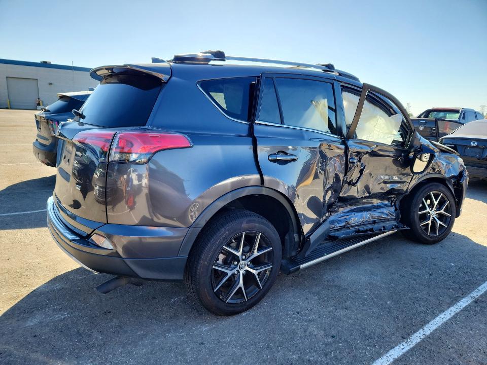 Продаж на аукціоні авто 2017 Toyota Rav4, vin: JTMNFREV8HJ132118, номер лоту: 70987346