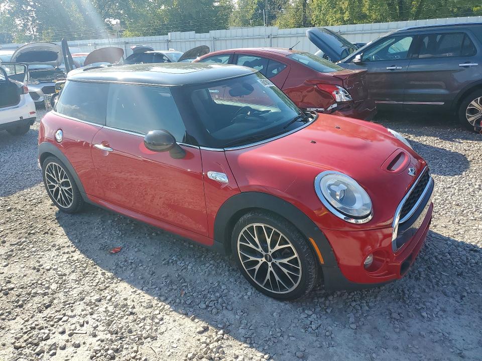 68104706 :رقم المزاد ، WMWXP7C5XF2A59080 vin ، 2015 Mini Cooper مزاد بيع