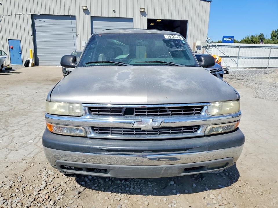 70421036 :رقم المزاد ، 1GNEC13V22J117500 vin ، 2002 Chevrolet Tahoe مزاد بيع