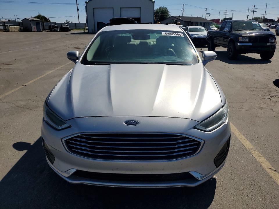 69001506 :رقم المزاد ، 3FA6P0CD1KR150096 vin ، 2019 Ford Fusion مزاد بيع